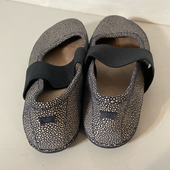 Camper Mary Jane Flats - Picture 4 of 8